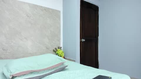 mick_lollipopp online show from March 2026 02:21:02 PM