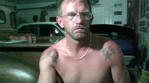 Snapshot of mickey85knoxx chatting on September 2025 04:05:01 AM mickey85knoxx online show from September 2025 04:05:01 AM