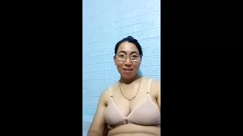 Snapshot of mickye00 chatting on May 2026 04:37:01 PM Miky online show from May 2026 04:37:01 PM