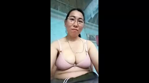 Snapshot of mickye00 chatting on May 2026 05:48:02 AM Miky online show from May 2026 05:48:02 AM