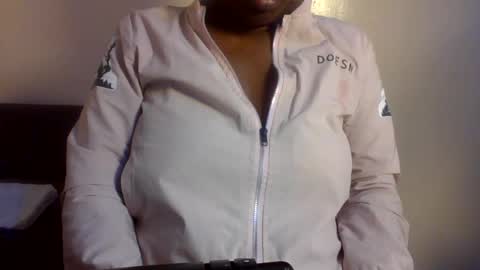 Snapshot of midnightt_curves chatting on July 2026 06:52:01 AM midnightt_curves online show from July 2026 06:52:01 AM