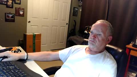midwestdad09 online show from July 2026 09:27:02 AM