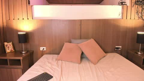 miel_gomez online show from April 2026 09:39:33 PM