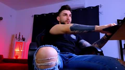 MightyAaron online show from March 2026 03:43:01 AM