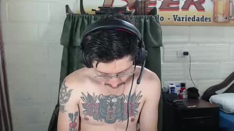 Snapshot of miguel__98 chatting on April 2026 03:23:02 AM Miguel Independent Model online show from April 2026 03:23:02 AM