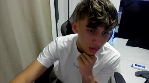 Snapshot of miguel_hz chatting on May 2026 12:30:02 AM Miguel Hernandez online show from May 2026 12:30:02 AM