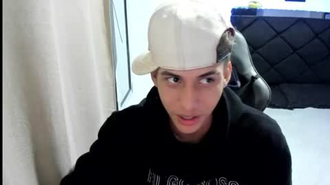 Snapshot of miguel_hz chatting on July 2026 11:27:01 AM Miguel Hernandez online show from July 2026 11:27:01 AM
