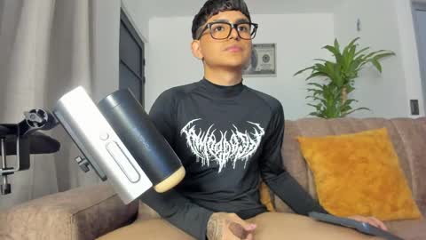 Snapshot of miguel_turqueza chatting on May 2026 12:51:02 AM miguel_turqueza online show from May 2026 12:51:02 AM