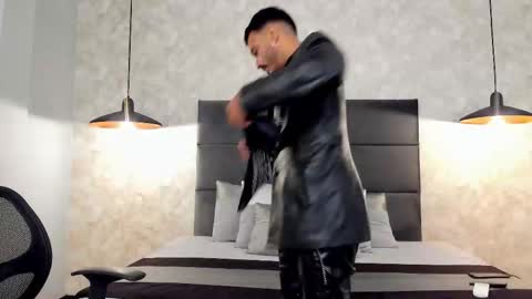 Snapshot of miguelsanfrancisco chatting on November 2025 03:23:01 PM miguelsanfrancisco online show from November 2025 03:23:01 PM