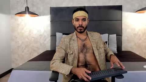 Snapshot of miguelsanfrancisco chatting on December 2025 06:47:02 PM miguelsanfrancisco online show from December 2025 06:47:02 PM