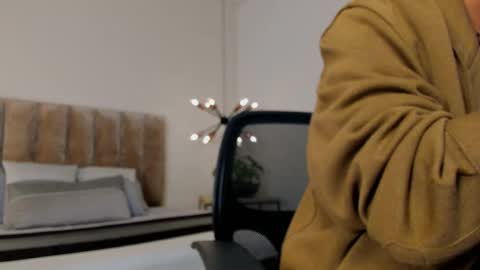 Snapshot of miguelsanfrancisco chatting on December 2025 03:52:01 PM miguelsanfrancisco online show from December 2025 03:52:01 PM