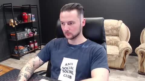 Snapshot of mihasikd chatting on February 2026 12:21:01 PM Misha Winchester online show from February 2026 12:21:01 PM