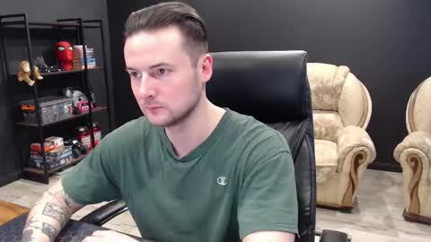 Snapshot of mihasikd chatting on February 2026 09:29:02 AM Misha Winchester online show from February 2026 09:29:02 AM