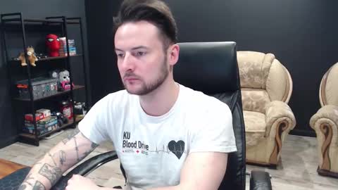 Snapshot of mihasikd chatting on March 2026 06:32:01 AM Misha Winchester online show from March 2026 06:32:01 AM