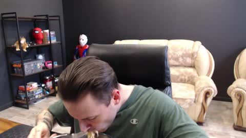 Snapshot of mihasikd chatting on March 2026 11:43:02 AM Misha Winchester online show from March 2026 11:43:02 AM