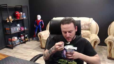 Snapshot of mihasikd chatting on April 2026 11:36:01 AM Misha Winchester online show from April 2026 11:36:01 AM