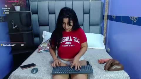 Snapshot of miia_rousee_ chatting on July 2026 12:23:02 AM ROUSSE online show from July 2026 12:23:02 AM