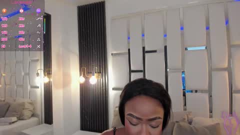 Miia Schwarz  online show from October 2025 09:14:01 PM