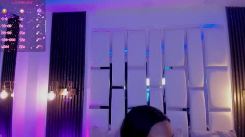 Miia Schwarz  online show from December 2025 11:10:01 PM