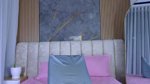 miia scoott  online show from March 2026 12:16:01 PM