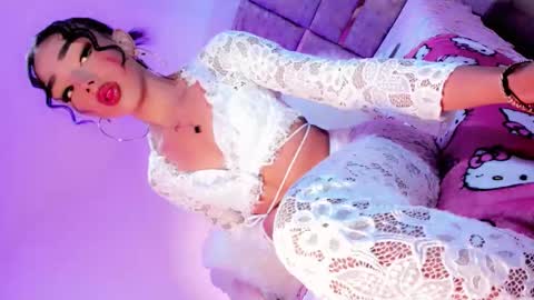 Snapshot of miia_sophia chatting on December 2025 05:47:02 AM online show from December 2025 05:47:02 AM