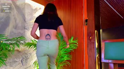  CALL ME MIA  online show from May 2026 04:25:01 PM