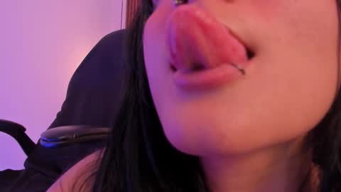 Mia  online show from February 2026 01:30:02 PM