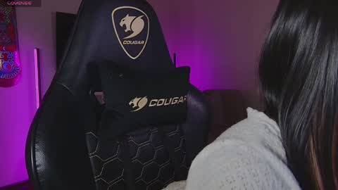 Snapshot of miiaaaa_ chatting on March 2026 11:17:01 PM You can tell me Mai online show from March 2026 11:17:01 PM