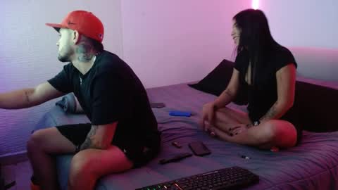 Mia and Liam online show from January 2025 01:06:02 AM