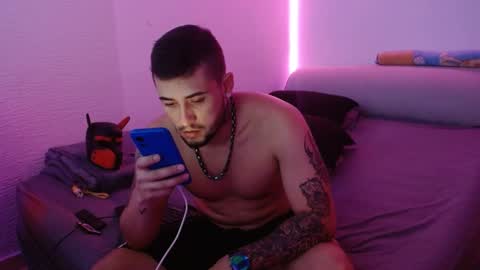 Mia and Liam online show from January 2025 01:50:01 AM