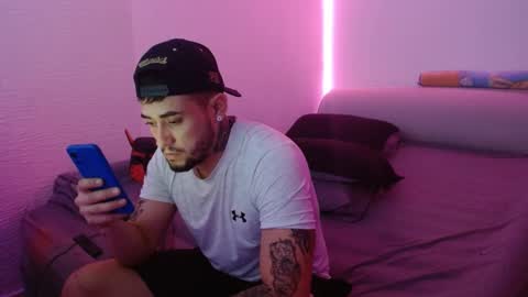 Mia and Liam online show from January 2025 04:52:01 AM