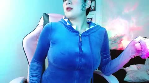 Mila  online show from January 2025 11:19:01 PM