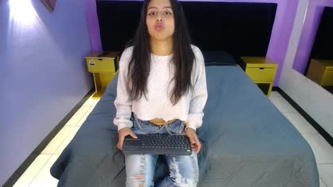 Snapshot of miilky__ chatting on March 2026 03:45:02 AM Miilky online show from March 2026 03:45:02 AM