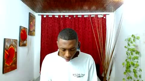 Snapshot of miilo18 chatting on May 2026 05:43:02 PM milo online show from May 2026 05:43:02 PM