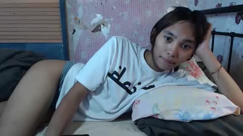 Snapshot of mika_cora chatting on April 2026 02:47:02 AM MIKA online show from April 2026 02:47:02 AM