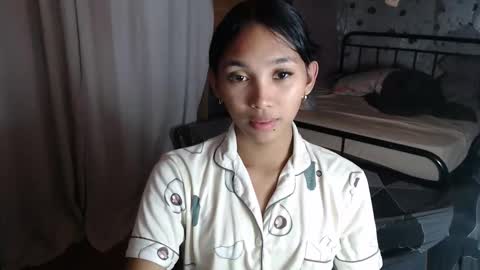Snapshot of mika_cora chatting on May 2026 12:55:01 PM MIKA online show from May 2026 12:55:01 PM