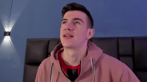 mikael online show from November 2025 04:11:02 AM