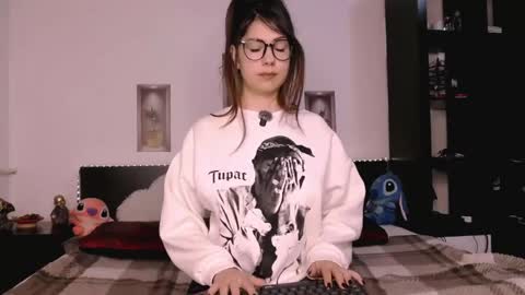 mikaylaraven online show from April 2026 04:29:01 AM