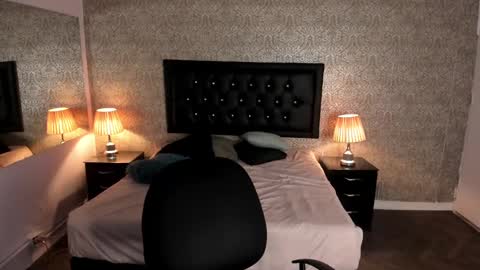 Snapshot of mike2_wills chatting on December 2024 08:30:02 AM Mike2 wills online show from December 2024 08:30:02 AM