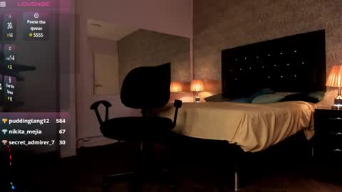 Snapshot of mike2_wills chatting on December 2024 10:01:01 AM Mike2 wills online show from December 2024 10:01:01 AM