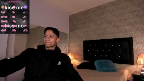 Snapshot of mike2_wills chatting on January 2025 03:11:01 AM Mike2 wills online show from January 2025 03:11:01 AM