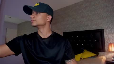 Snapshot of mike2_wills chatting on January 2025 08:15:01 AM Mike2 wills online show from January 2025 08:15:01 AM