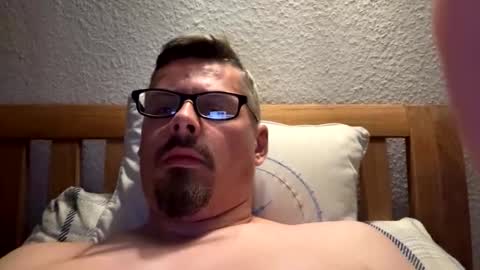 Snapshot of mike4u26 chatting on October 2025 09:15:01 PM mike4u26 online show from October 2025 09:15:01 PM