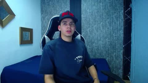 Mike 0233 online show from November 2025 04:26:02 AM