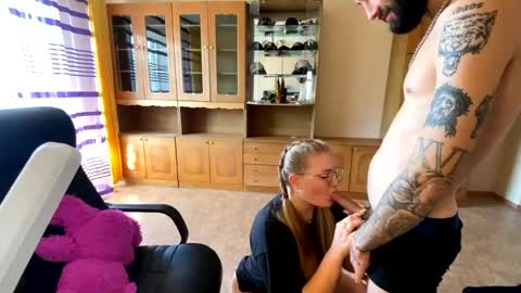 Mike and anna online show from April 2026 08:12:02 AM