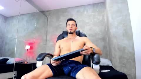 Snapshot of mike_burke_ chatting on March 2026 07:10:02 PM Mike online show from March 2026 07:10:02 PM