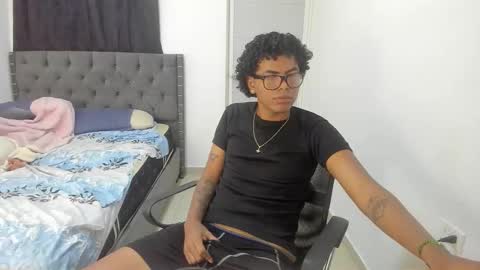 mike_master9 online show from October 2025 06:30:01 PM