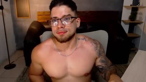 Snapshot of mike_montoya chatting on June 2026 03:22:02 AM Mike Montoya online show from June 2026 03:22:02 AM