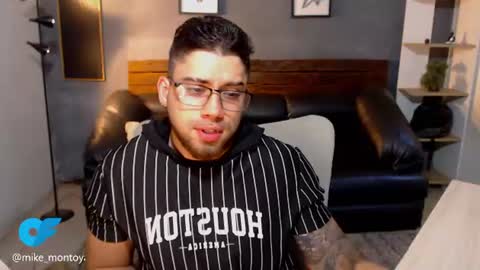 Snapshot of mike_montoya chatting on July 2026 10:48:01 PM Mike Montoya online show from July 2026 10:48:01 PM