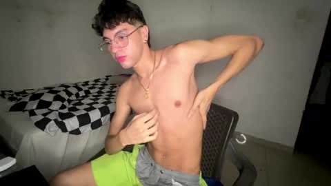 Mike Pineapple online show from October 2025 03:48:02 AM